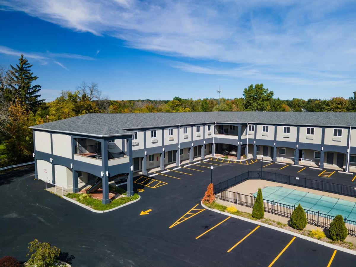 Days Inn & Suites By Wyndham Niagara Falls/Buffalo Exterior foto